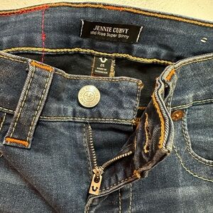 NWT True Religion Jennie Curvy Mid Rise Super Skinny Jeans
Size 25 inseam 29”